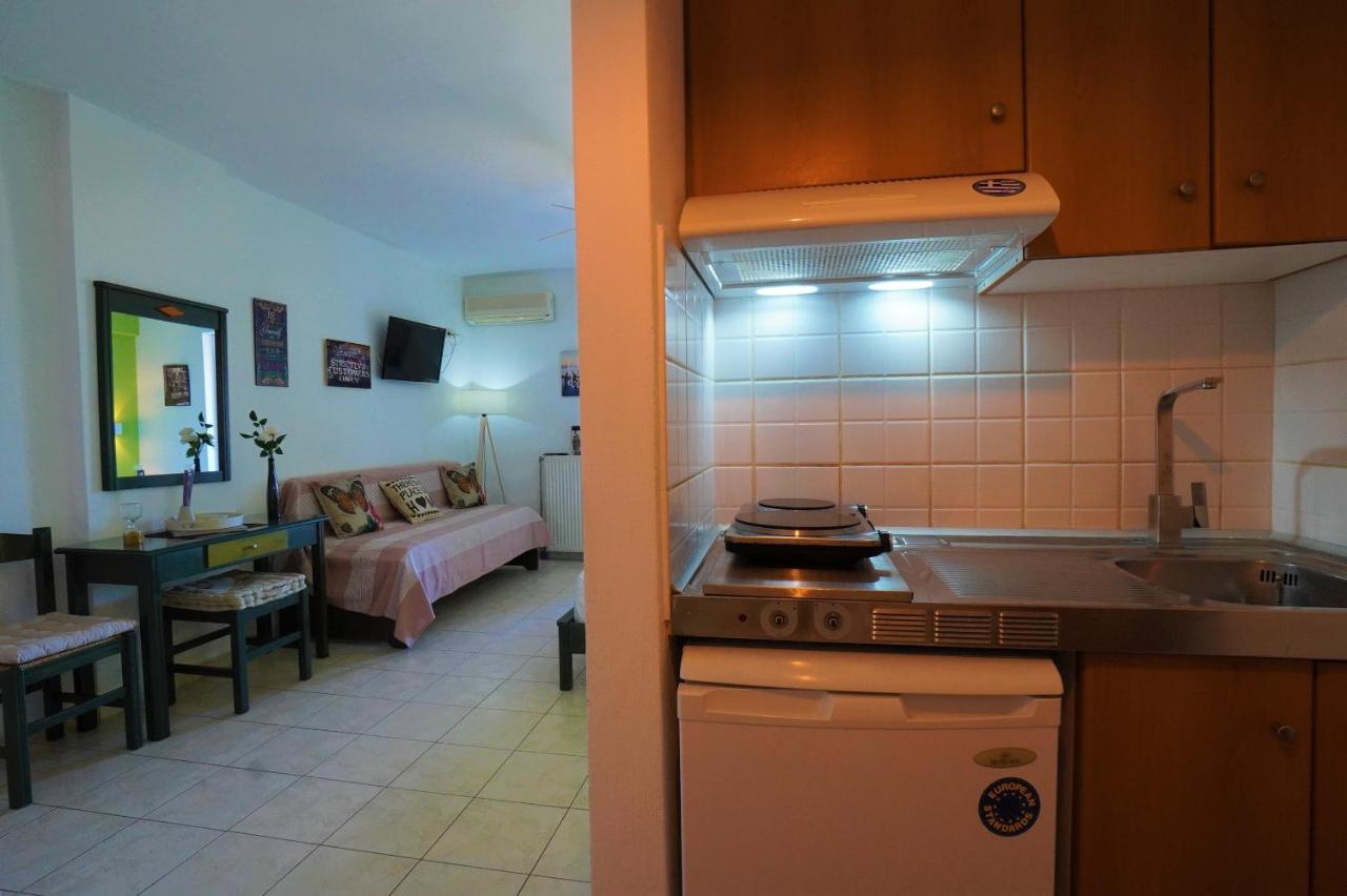 Mandy Seafront Apartments Закінф Екстер'єр фото